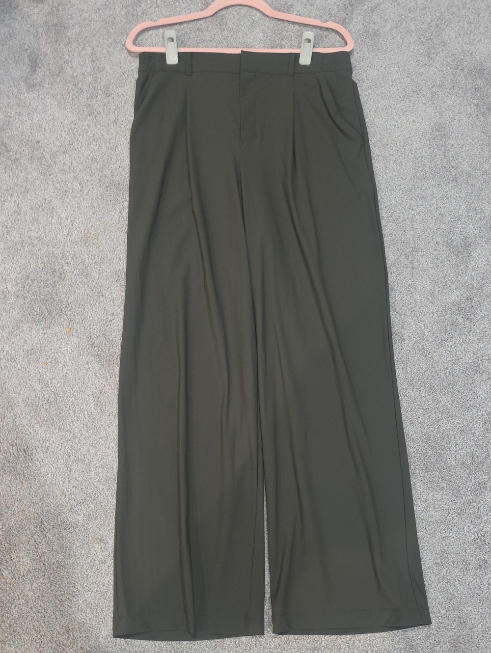 Old Navy Men's Wide-Leg Dress Pants - Olive Green